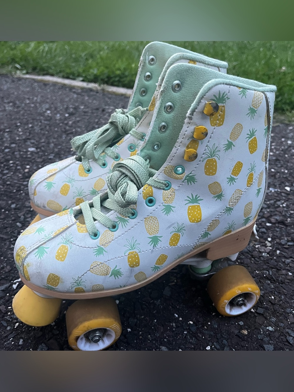RD Roller Derby Pineapple Print Skates Girls Youth Size 3-6 Adjustable 16220 Fun
